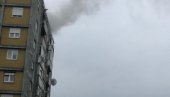 ПРВЕ СЛИКЕ ПОЖАРА НА НОВОМ БЕОГРАДУ: Запалио се 11. спрат - евакуација зграде у току! (ФОТО)