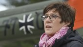 НЕЋЕМО ДА НАСЕДАМО НА ИГРУ: Немачка министарка - Русија показује мишиће код украјинске границе