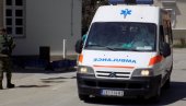 СКОЧИО СА ДРУГОГ СПРАТА: Мушкарац покушао да се убије у Крњачи - Без свести превезен у Ургентни центар