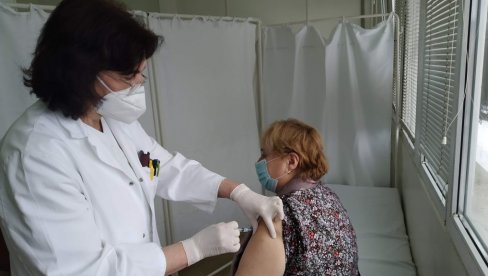 U PARAĆINU PRVU DOZU VAKCINE PRIMILO 10.275 GRAĐANA: Imunizacija u selima nastavljena danas u Plani