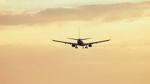 ДРАМА НА НЕБУ ИЗНАД БЕОГРАДА: Принудно слетео авион из Прага, путници чекају даље информације