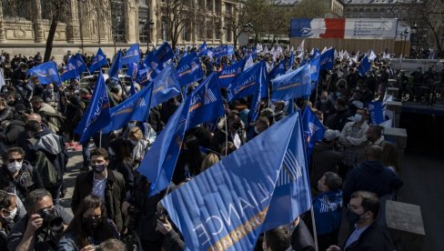 POLICAJCI SE NALJUTILI: Protesti širom Francuske - evo šta su zahtevi demonstranata