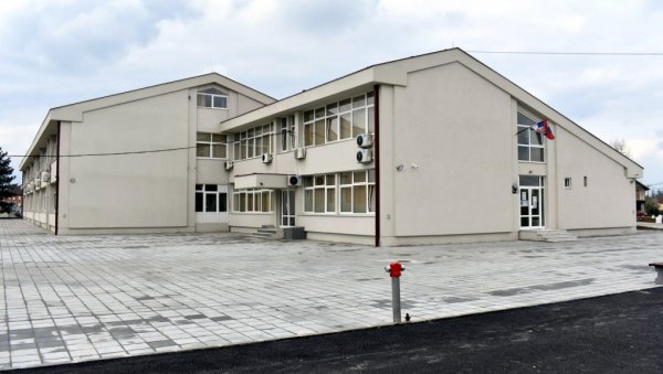ЗАВРШЕНА ОБНОВА ПОСЛЕ ГОДИНУ ДАНА: У Лајковцу почела да ради реконструисана Средња школа 17. септембар
