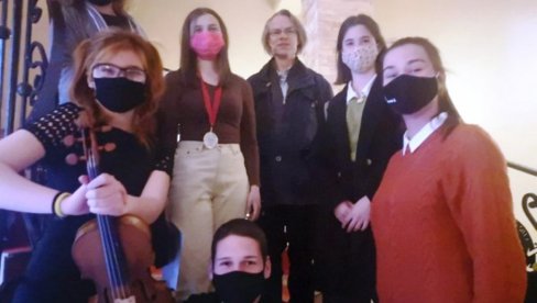 ШЕСТОРО ТАКМИЧАРА, ШЕСТ ПРВИХ НАГРАДА: Одличан резултат ћупријске Школе за младе таленте на фестивалу Примавера