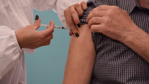 ВАКЦИНАЦИЈА БЕЗ ЗАКАЗИВАЊА: У месним заједницама Свилајнца имунизација на терену