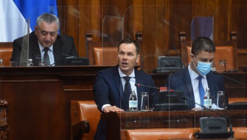 ПРЕДЛОГ ЗАКОНА О ЕЛЕКТРОНСКОМ ФАКТУРИСАЊУ: Синиша Мали представио нова законска решења за побољшање привредног амбијента у Србији