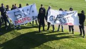 POČINJU VELIKI PROTESTI U MANČESTERU: Uoči derbija, navijači teraju vlasnike kluba