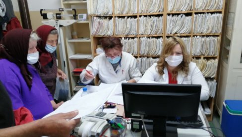 IMUNIZACIJA U SELU FARKAŽDIN: Zamenik gradonačelnika obišao punkt za vakcinaciju