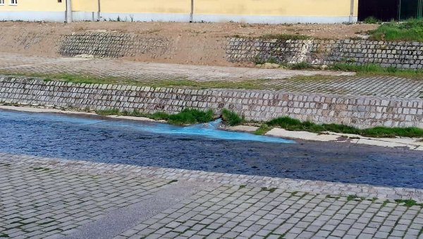 ЕКОЛОШКИ ИНЦИДЕНТ У ВАЉЕВУ: У реку Колубару испуштена плава течност, надлежни испитују случај