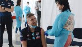 ПРВАЦИ ЕВРОПЕ ЗА ПРИМЕР: Одбојкашки репрезентативци Србије у Краљеву вакцинисани против вируса корона
