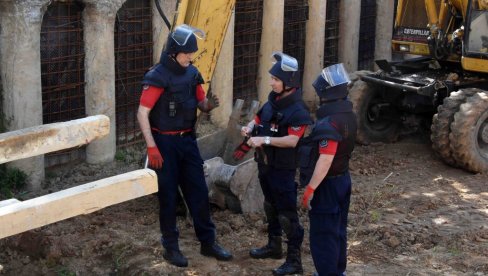 БОМБА У ЛОКАЛУ У ПОЖАРЕВЦУ: Очекује се контрадиверзиона јединица