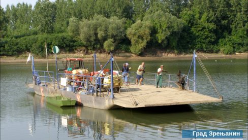 TEGLJAČ SPASAO SKELU NA TISI: Zabrana Evrope o korišćenju čeličnih sajli na rekama umalo da prekine najkraći put između obala