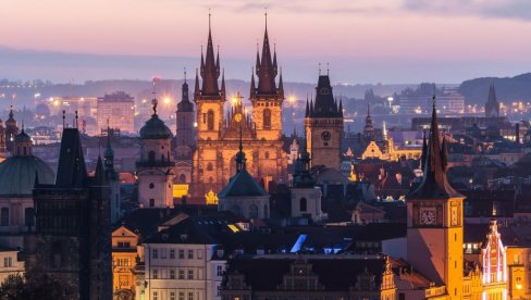 ČEŠKA UKINULA OBAVEZNU POTVRDU O VAKCINACIJI: Restorani i hoteli u Pragu konačno odahnuli