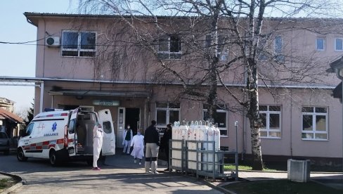 OPET PORAST BROJA HOSPITALIZOVANIH U PARAĆINU: Na kovid odeljenju danas 47 pacijenata posle deset prijema i samo dva otpusta