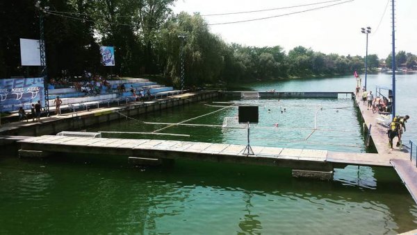 ВК „ЈЕЗЕРО“ СПРЕМНО ДОЧЕКУЈЕ ЛЕТЊУ СЕЗОНУ: У току реконструкција пливалишта и трибина на Главном језеру у Белој Цркви