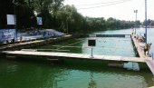 VK „JEZERO“ SPREMNO DOČEKUJE LETNJU SEZONU: U toku rekonstrukcija plivališta i tribina na Glavnom jezeru u Beloj Crkvi