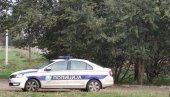 SKOČIO U BEGEJ DA BI POBEGAO OD POLICIJE: Filmsko hapšenje u Zrenjaninu, muškarac osumnjičen da je proganjao ženu