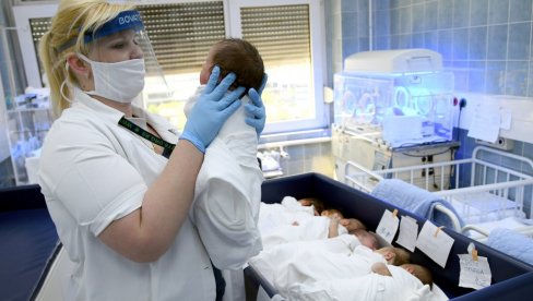 NA SVET DOŠLI BRAT I SESTRA: U porodilištu u Novom Sadu iz 26 porođaja rođeno 27 beba