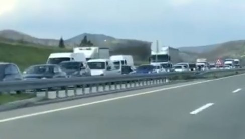 ПОТПУНИ ЗАСТОЈ НА МИЛОШУ ВЕЛИКОМ: Задржавања и до сат времена - ево где је најкритичније (ВИДЕО)