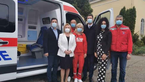 BOLNICI “NOVO RUHO”: Šabački Dom zdravlja dobio novo sanitetsko vozilo