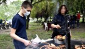 KAKAV ŠOK: Akcija JKP Medijana iznenadila građane na prvomajskom roštiljanju
