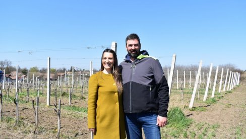DOBRO VINO IZ LJUBAVI: Jelena Stepanov u Iđošu kod Kikinde razvija tradiciju vinogradarstva