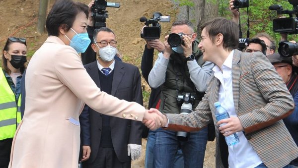 АМБАСАДОРКА ЧЕН БО: Фрушкогорски коридор је још један доказ пријатељства Србије и Кине