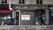 MUKE PARIŽANA: Zbog zatvorenih kafića redovi ispred javnih toaleta sve veći - Ko ne može da čeka, snalazi se na drugi način
