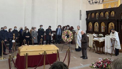 SAHRANJEN KOSTA HRISTIĆ U PARIZU: Posmrtni ostaci poznatog novinara biće prebačeni u Beograd (FOTO)