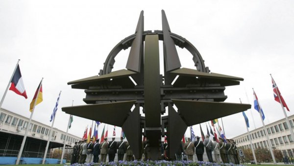 НАТО ОКРЕЋЕ ЛЕЂА УКРАЈИНИ: Кијев не може да рачуна на гаранције безбедности