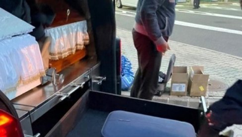 ШОК ЗА ЦАРИНИКЕ НА ХОРГОШУ: Испод мртвачког ковчега налазио се кофер, а ево шта су превозили српски држављани (ФОТО)