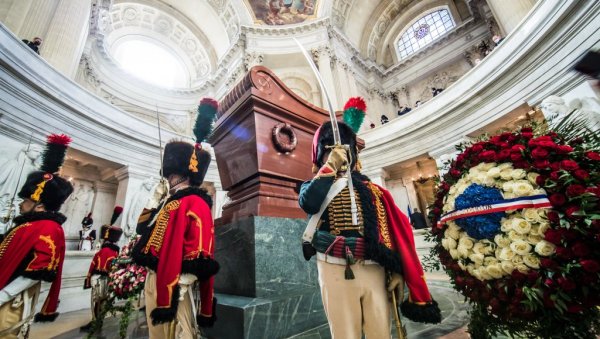 МОДЕРНА ФРАНЦУСКА ПО РЕЦЕПТУ БОНАПАРТЕ: Контроверзе обележиле двеста година од смрти Наполеона