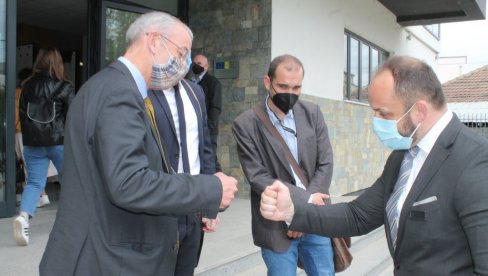 RADOJEVIĆ RAZGOVARAO SA DEVENPORTOM: Gradonačelnik Severne Mitrovice i ambasador OEBS poseban akcenat stavili na vakcinaciju