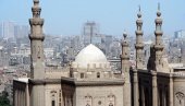 TRAGEDIJA U EGIPTU: Srušila se petospratnica, poginulo najmanje pet žena, spasioci izvlače preživele