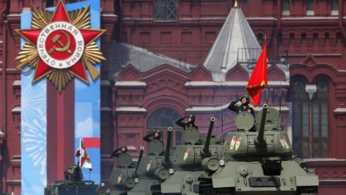 ЗАВРШЕНА ПАРАДА ПОБЕДЕ У МОСКВИ: Путин приказао војну моћ Русије на Црвеном тргу (ВИДЕО)