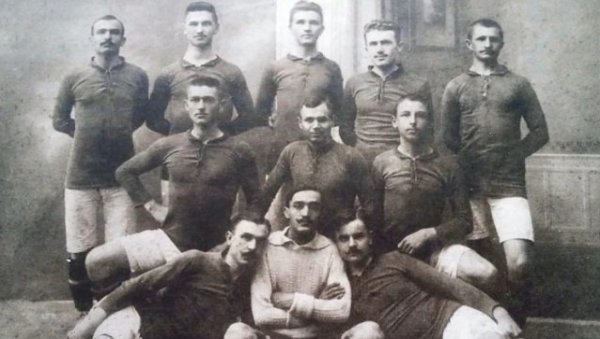 Istorija ex yu fudbala - FK RADNIČKI Beograd Osnovan: 1920. Status