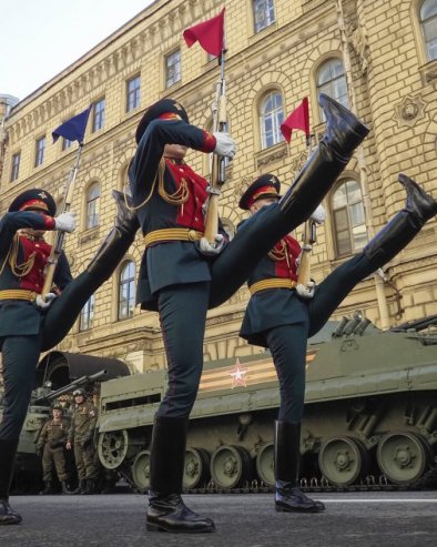 U MOSKVI POČELE PROBE: Parada za Dan pobede nad fašizmom 9. maja
