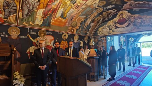 МИЛОШ ВУЧЕВИЋ У ВУКОВАРУ: Срби морају да имају право да употребљавају свој језик и писмо (ФОТО)