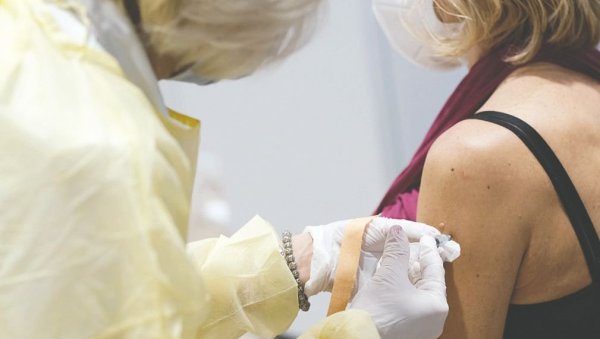 НОВО ОТКРИЋЕ: Повећаван број случајева згрушавања крви после вакцине Џонсон и Џонсон