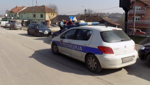 POGINUO VOZAČ AUTOMOBILA: Teška saobraćajna nesreća kod Šapca, povređeno više osoba