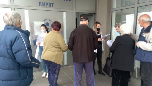 SINOFARM BEZ ZAKAZIVANJA: Imunizacija u Pirotu na punktovima Zatvorenog bazena u prostorijama Radničkog