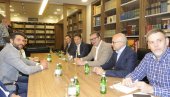 СКРИВЕНИ АДУТИ У БИЦИ ЗА БЕОГРАД: Почели преговори о уједињењу напредњака и СПАС, име кандидата за градоначелника вероватно накнадно