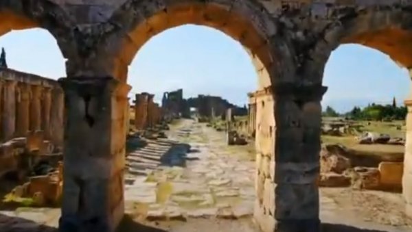 ОТКРИВЕНА СМРТОНОСНА ТАЈНА: Ево шта се крије иза римских Врата пакла (ВИДЕО)