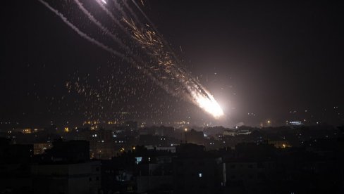 HAOS NA KOŠARKAŠKOJ UTAKMICI U IZRAELU: Igrači zbog ispaljenog projektila ležali na parketu (VIDEO)