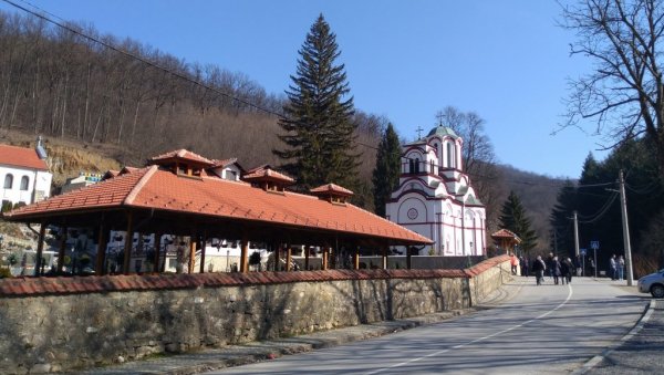 ХУМАНИ МОНАСИ ИЗ ТУМАНА: Донације манастира за помоћ страдалима у земљотресу у Хрватској