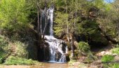 PLJUŠTI VODA SA PLANINE: Vodopad Bigar turistička atakcija i odmor za oči