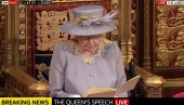 KRALJICA ELIZABETA U PARLAMENTU: Prva zvanična ceremonija posle sahrane princa Filipa, a evo ko je držao za ruku (VIDEO)