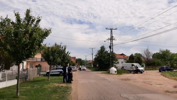 БРАНИО СЕ ЋУТАЊЕМ: Саслушан возач осумњичен да је комбијем усмртио дечака (4) у Поповцу