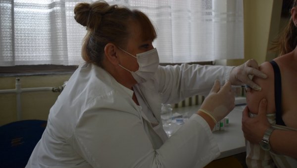 ГОРАН ВЕСИЋ: У седам београдских општина више од 50 одсто вакцинисаних