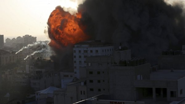 ИЗРАЕЛЦИ СРУШИЛИ НАЈВИШУ ЗГРАДУ У ГАЗИ: Нова ескалација насиља - Хамас испалио 130 ракета (ФОТО/ВИДЕО)
